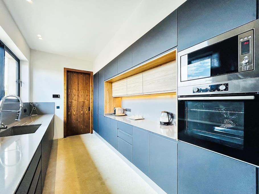 Luxury 4br With Pool, Amelkis * مراكش